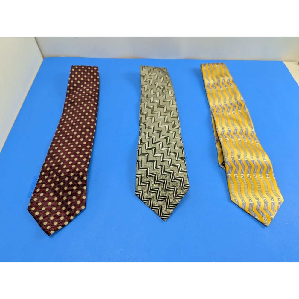 Carlos Devenezia Mens 100% Silk Vintage Ties Lot of 3 Multicolor Patterned Tie